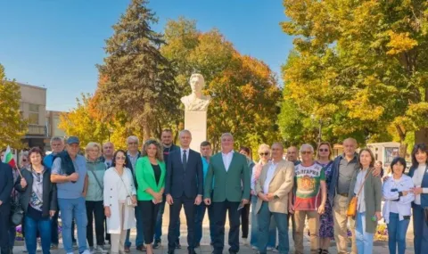 България kostadinov vav vratsa beshe predizvikan grazhd 2 2026 новините от българия кандидатът за президент на &ldquo;възраждане&rdquo; посети град козлодуй и град враца. На предизборни пунктове, изградени на... Костадинов във враца беше предизвикан от граждани да изпее песента за цар самуил 2026 българия новините balgarianovinite. Com 2026-10-04 14:47:50 българия костадинов във враца беше предизвикан от граждани да изпее песента за цар самуил 2026 информационна агенция за разследваща журналистика и разследващ репортаж бургас, българия
