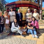 Kulinari sgotviha 100 kartofeni yastiya yubile 1 2026 новините от българия в десето юбилейно издание на празника на картофа отново бе почетен подобаващо царят на зеленчуците. Традиционният... Кулинари сготвиха 100 картофени ястия в юбилейното издание на фестивала в добри дял 2026 българия новините balgarianovinite. Com 2026-10-03 15:01:16 кулинари сготвиха 100 картофени ястия в юбилейното издание на фестивала в добри дял 2026 информационна агенция за разследваща журналистика и разследващ репортаж бургас, българия