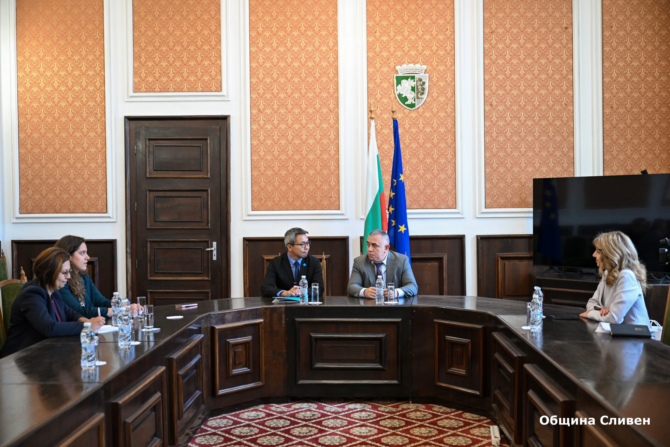 Представител на уницеф noviyat predstavitel unitsef balgariya poseti 18 2026 новините от българия новият представител на уницеф за българия мио немото беше гост в община сливен. Кметът стефан радев го приветства с... Новият представител на уницеф за българия посети община сливен 2026 българия новините balgarianovinite. Com 2026-10-02 11:08:53 представител на уницеф новият представител на уницеф за българия посети община сливен 2026 информационна агенция за разследваща журналистика и разследващ репортаж бургас, българия
