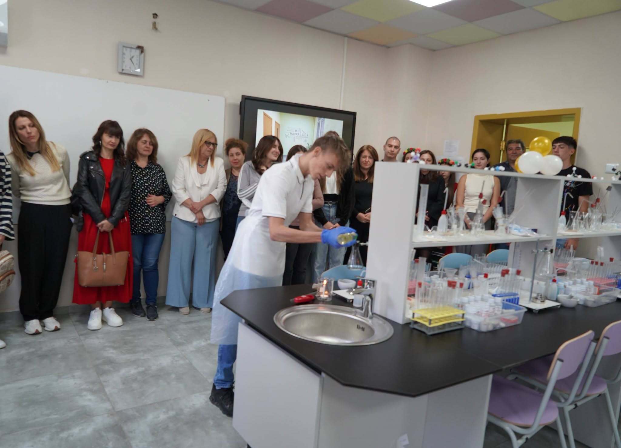Пространство за знания novo prostranstvo znaniya eksperimenti otkriti 2 2026 новините от българия на 20 октомври 2026 г. Официално отвори врати нашият нов stem център по природни науки, изграден със средства по... Ново пространство за знания, експерименти и открития в пгпзе „захарий стоянов“ 2026 българия новините balgarianovinite. Com 2026-10-22 13:13:27 пространство за знания ново пространство за знания, експерименти и открития в пгпзе „захарий стоянов“ 2026 информационна агенция за разследваща журналистика и разследващ репортаж бургас, българия