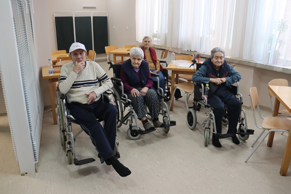 Хора в нови otkriha renoviraniya dom stari hora novi pazar 2 2026 новините от българия напълно реновираният дом за стари хора в нови пазар беше официално открит на 21 октомври. След обновяването сградата... Откриха реновирания дом за стари хора в нови пазар 2026 българия новините balgarianovinite. Com 2026-10-22 09:51:25 хора в нови откриха реновирания дом за стари хора в нови пазар 2026 информационна агенция за разследваща журналистика и разследващ репортаж бургас, българия
