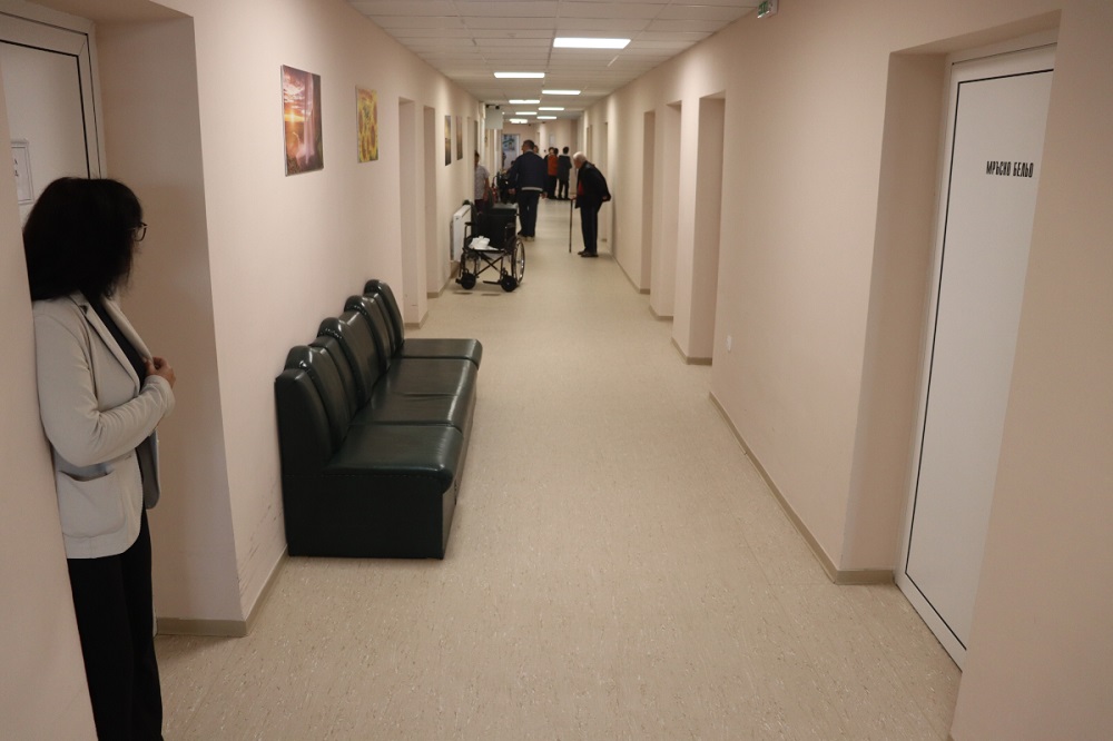 Хора в нови otkriha renoviraniya dom stari hora novi pazar 4 2026 новините от българия напълно реновираният дом за стари хора в нови пазар беше официално открит на 21 октомври. След обновяването сградата... Откриха реновирания дом за стари хора в нови пазар 2026 българия новините balgarianovinite. Com 2026-10-22 09:51:25 хора в нови откриха реновирания дом за стари хора в нови пазар 2026 информационна агенция за разследваща журналистика и разследващ репортаж бургас, българия