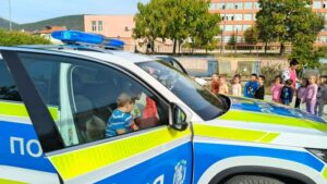 Patna politsiya sliven uchi detsa bezopasno dv 1 2026 новините от българия пътна полиция – сливен припомни правилата за безопасно движение на децата от група „мечо пух“ в дг „вержин и хаик... Пътна полиция – сливен учи деца на безопасно движение с практически игри 2026 българия новините balgarianovinite. Com 2026-10-08 09:10:19 пътна полиция – сливен учи деца на безопасно движение с практически игри 2026 информационна агенция за разследваща журналистика и разследващ репортаж бургас, българия