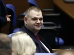 Пеевски към Демерджиев: Нощем мисли за мен, не за съпругата си 2026 Пеевски към Демерджиев: Нощем мисли за мен, не за съпругата си 2026