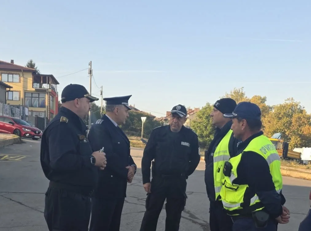 Полицейска операция срещу politseyska operatsiya sreshtu izbornite prest 1 2026 новините от българия специализирана полицейска операция се провежда днес на територията на цялата област русе. От сутрешните часове на... Полицейска операция срещу изборните престъпления и битовата престъпност в русенско 2026 българия новините balgarianovinite. Com 2026-10-21 09:40:39 полицейска операция срещу полицейска операция срещу изборните престъпления и битовата престъпност в русенско 2026 информационна агенция за разследваща журналистика и разследващ репортаж бургас, българия