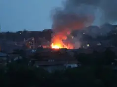 Пожар обхвана няколко къщи в столичния квартал „Факултета“ ВИДЕО 2026 Пожар обхвана няколко къщи в столичния квартал „Факултета“ ВИДЕО 2026