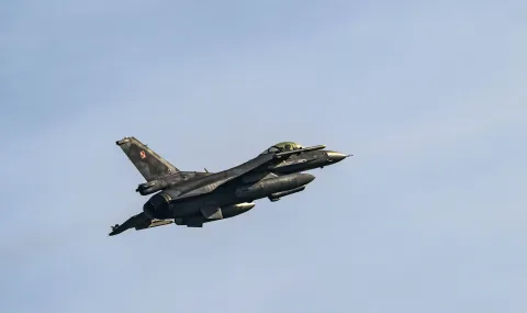 Румъния вдигна два изтребителя F-16 заради въздушна цел край остров Змийски 2026