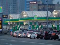Руски удари водят до съкращения и по-бавен ръст на заплатите в Украйна 2026 Руски удари водят до съкращения и по-бавен ръст на заплатите в Украйна 2026