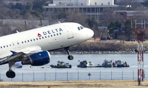 Самолет на British Airways се върна в Лондон след авария 2026