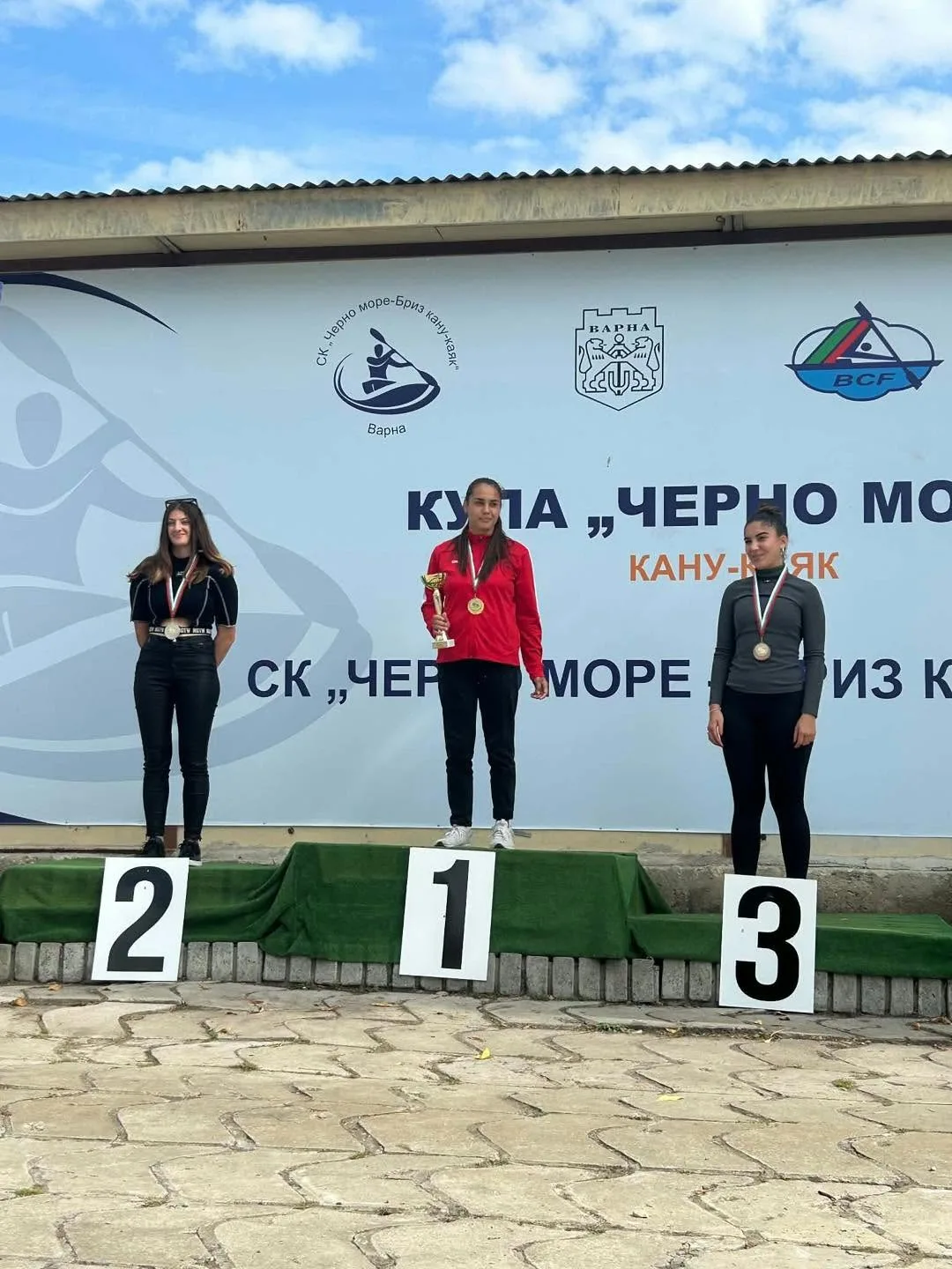 Състезателите на СККК „Локомотив“ (Русе) триумфираха с куп медали на турнира „Купа Черно море“ във Варна 2026