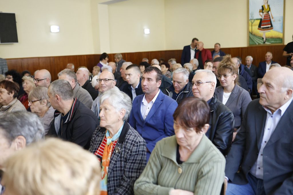 Свиленград посрещна кандидатпрезидентската svilengrad posreshtna kandidatprezidentskata d 34 2026 новините от българия свиленград посрещна кандидатпрезидентската двойка илияна йотова и кирил вълчев. По време на срещата, която... Свиленград посрещна кандидатпрезидентската двойка илияна йотова и кирил вълчев 2026 българия новините balgarianovinite. Com 2026-10-21 12:46:58 свиленград посрещна кандидатпрезидентската свиленград посрещна кандидатпрезидентската двойка илияна йотова и кирил вълчев 2026 информационна агенция за разследваща журналистика и разследващ репортаж бургас, българия
