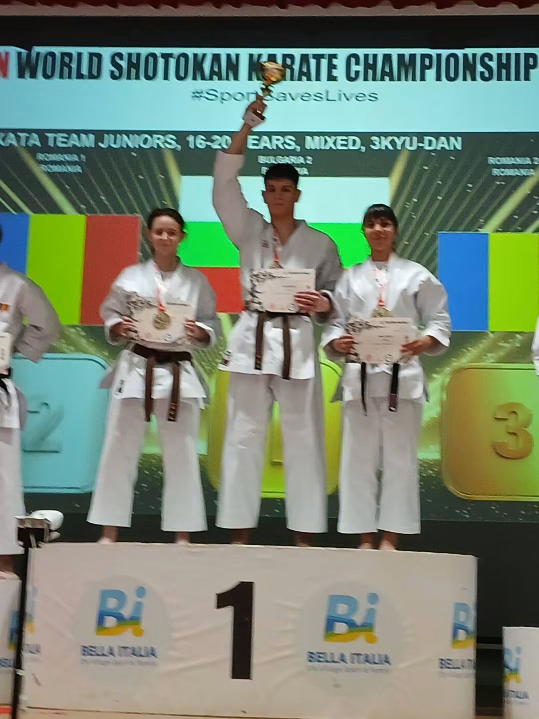 Карате в италия tea baloshova karlovo stana svetovna shampionk 3 2026 новините от българия шест титли и златен триумф за киби „френдшип“ на световното първенство по шотокан карате в италия. Състезателите... Теа балошова от карлово стана световна шампионка по карате в италия 2026 българия новините balgarianovinite. Com 2026-10-18 18:52:08 карате в италия теа балошова от карлово стана световна шампионка по карате в италия 2026 информационна агенция за разследваща журналистика и разследващ репортаж бургас, българия