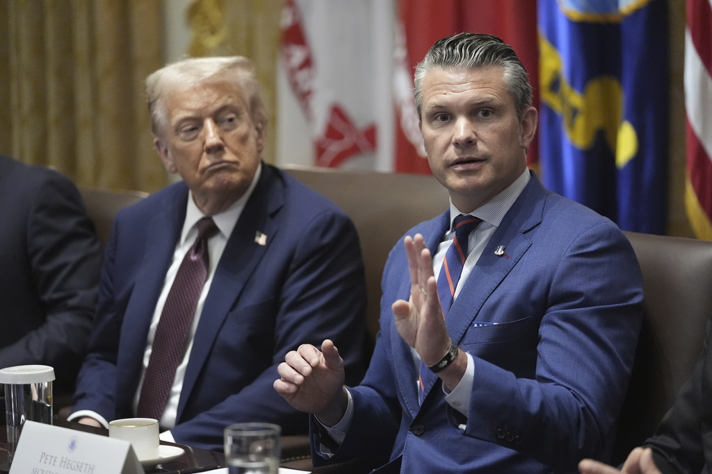 Donald trump and pete hegseth