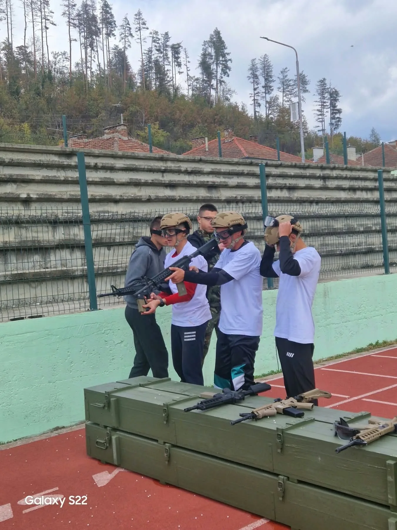 Ученици от ПГ по механотехника „Юрий Гагарин“ – Русе премериха сили във военен многобой в Трявна 2026