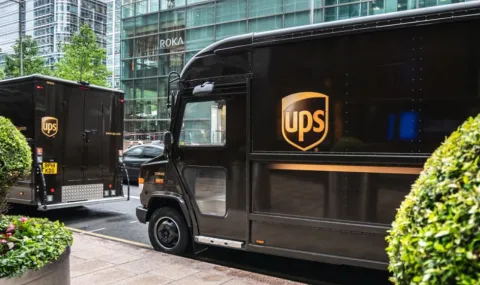 UPS наема 100 000 сезонни работници за коледните празници 2026