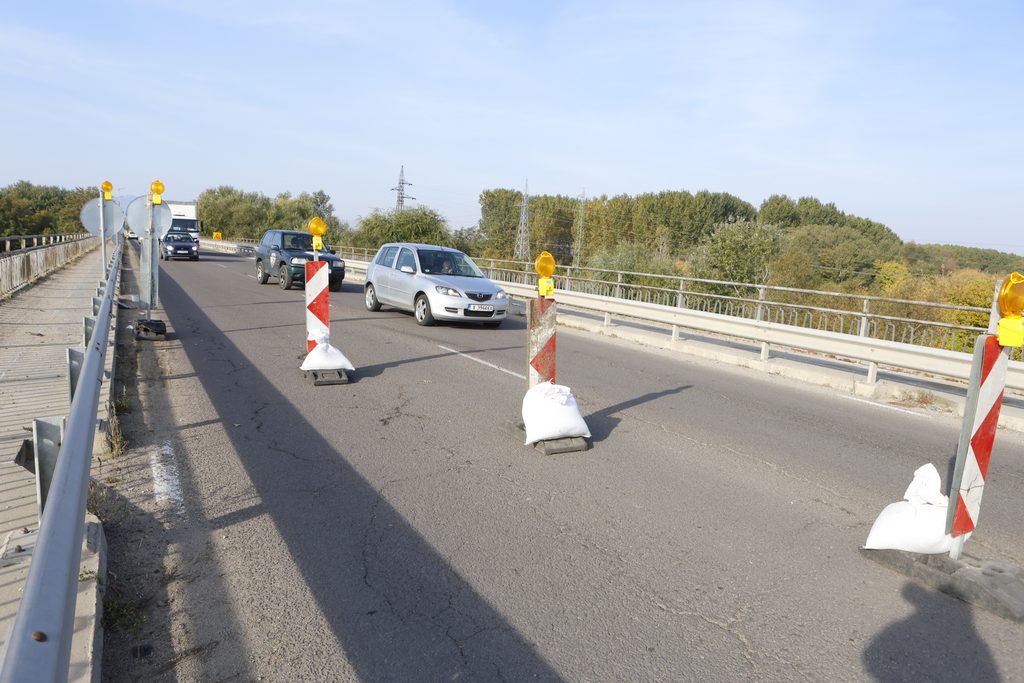 Моста над марица zabelyazano svilengrad zapochna remonta mosta 3 2026 новините от българия в свиленград започна дълоочакваният ремонт на моста над марица, по който минава целият автомобилен трафик. Срокт... Забелязано в свиленград: започна ремонта на моста над марица за превозни средства/снимки/ 2026 българия новините balgarianovinite. Com 2026-10-20 09:20:40 моста над марица забелязано в свиленград: започна ремонта на моста над марица за превозни средства/снимки/ 2026 информационна агенция за разследваща журналистика и разследващ репортаж бургас, българия