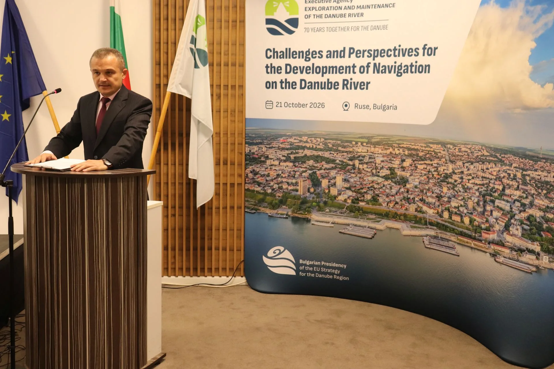 Областният управител д-р zamestnik oblastniyat upravitel valeri yordano 4 2026 новините от българия с валидиране на пощенска марка и международна конференция в русе изпълнителната агенция за проучване и поддържане на... Заместник областният управител д-р валери йорданов: река дунав трябва да бъде разглеждана не просто като транспортен коридор, а като стратегически капитал за българия 2026 българия новините balgarianovinite. Com 2026-10-21 09:13:19 областният управител д-р заместник областният управител д-р валери йорданов: река дунав трябва да бъде разглеждана не просто като транспортен коридор, а като стратегически капитал за българия 2026 информационна агенция за разследваща журналистика и разследващ репортаж бургас, българия